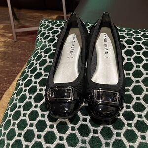 Anne Klein flats.  Never worn nice flat and has cushion for comfort.